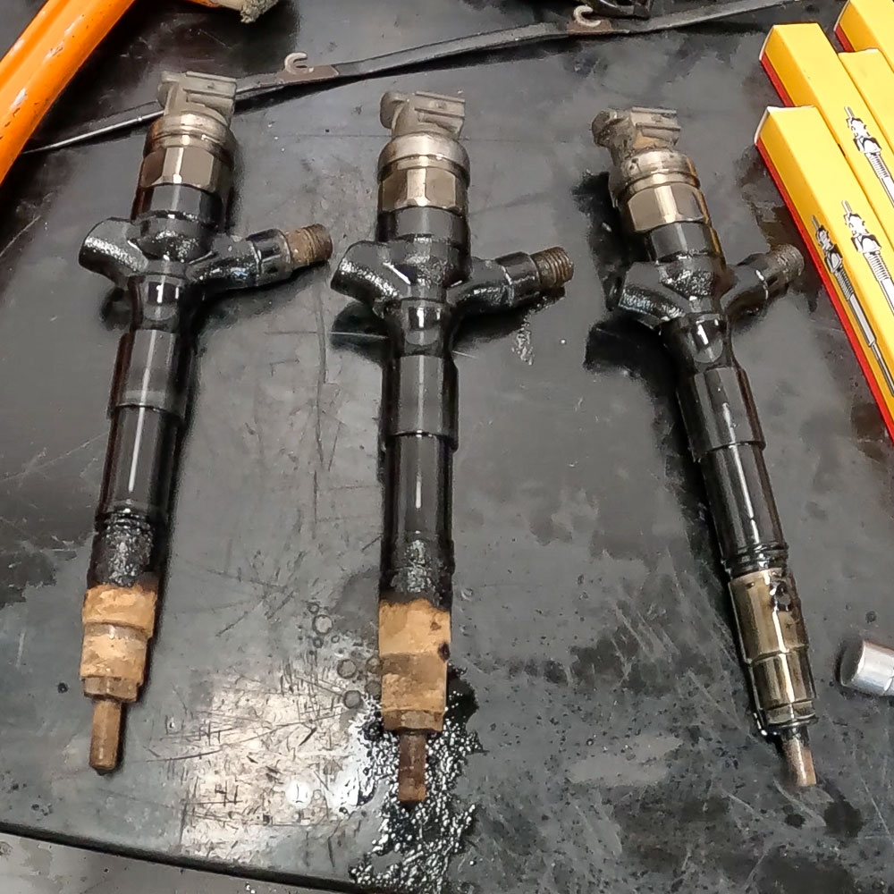 Injectors old damaged removed